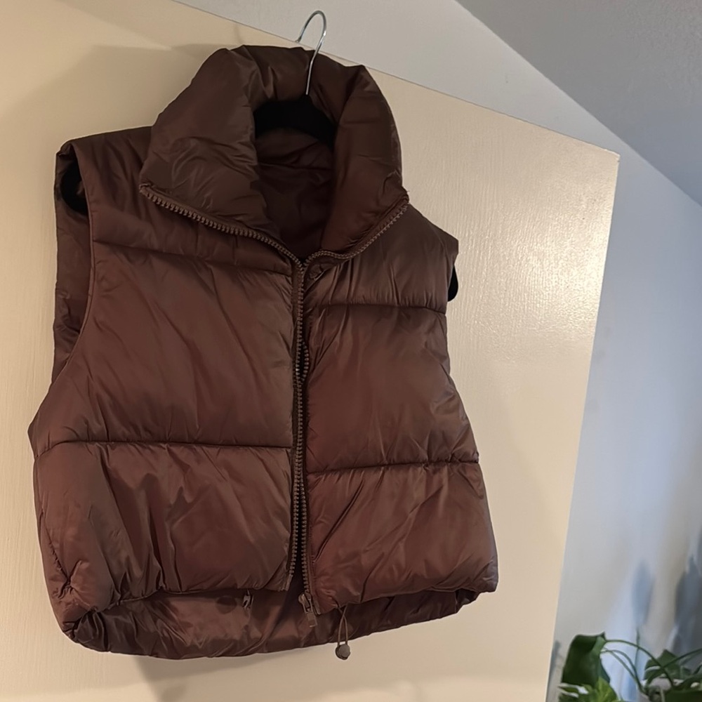 Brown cropped Puffer Vest